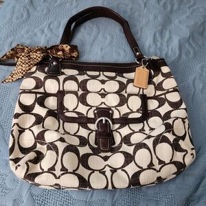 EUC Coach bag teal lining